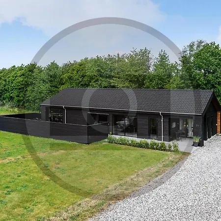 3 Bedroom Beautiful In Лемвиг